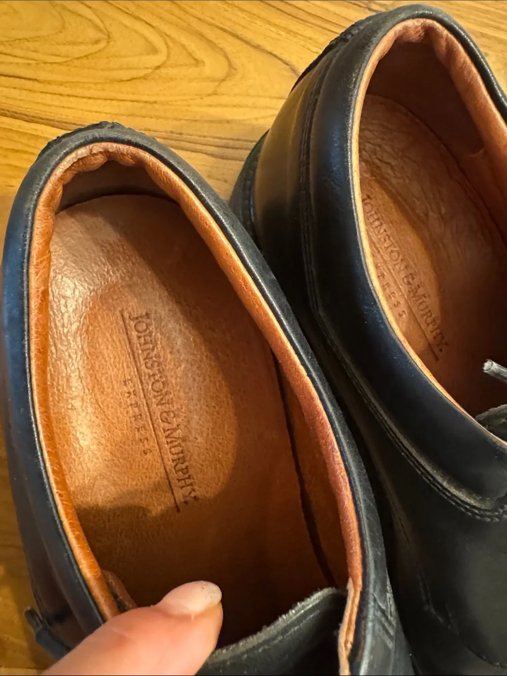 Johnston and Murphy Men's Black Leather Cap-Toe Dress Shoes 8.5